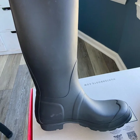 SOLD - NIB Hunter Tall Rain-boots- Black Women’s Size 7 - Picture 8 of 12